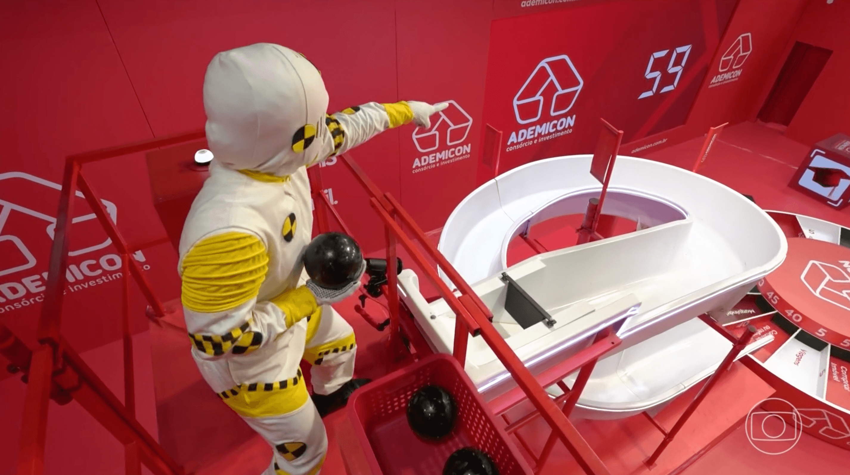 Prova do Líder BBB 26 ao vivo — participante no cenário da prova em 26/02/2026