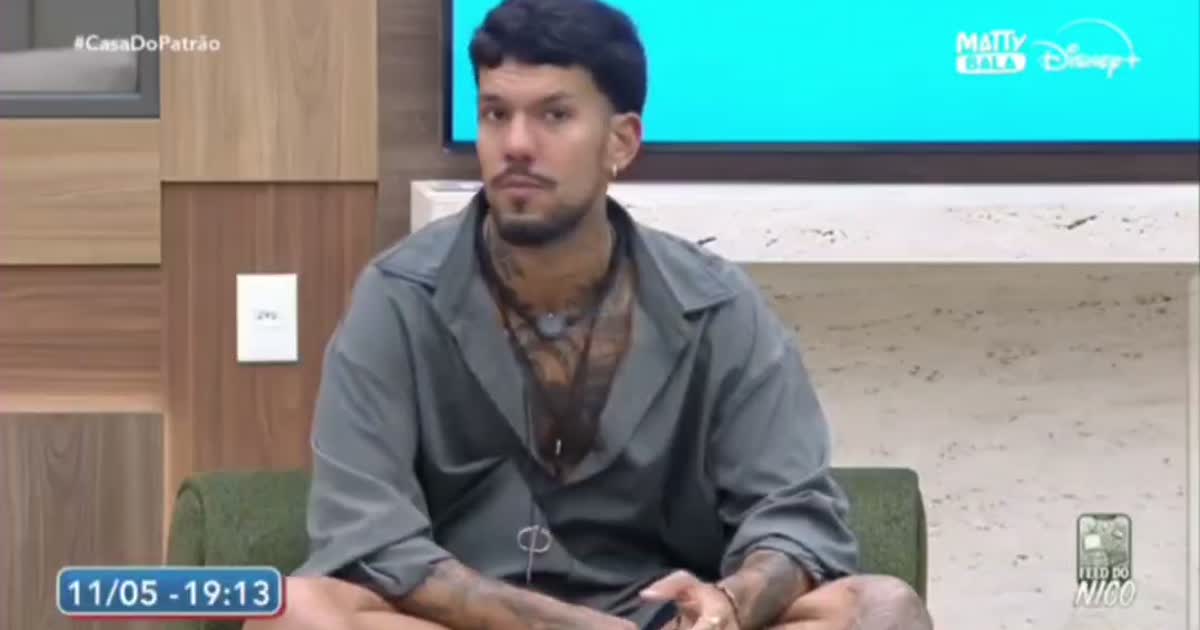 Boninho dá esporro na cantoria dos participantes da Casa do Patrão